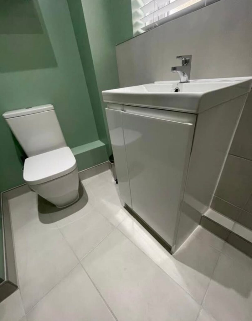 Ensuite renovation completed in West Malling, Kent ✨ From start to finish, JG Plumbing and Heating managed all trades involved in the project to deliver a high-quality finish and smooth installation process throughout. Another bathroom transformation completed to a professional standard by the team
