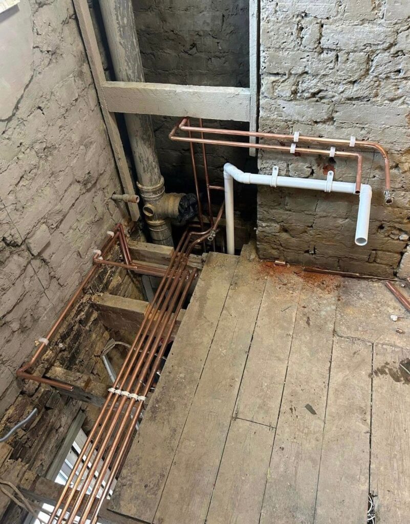 JG Plumbing and Heating have recently completed a major stage of works on a property renovation project in Maidstone, delivering both a first fix bathroom installation and the installation of a new energy-efficient combination boiler. For homeowners and builders looking for a reliable plumber in Maidstone, our team provides a complete service from initial pipework installation through to final commissioning, ensuring every stage is completed safely, efficiently, and to a high standard.